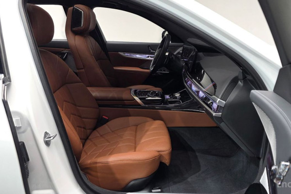 2025 BMW 7 серии с пробегом 5 818 км