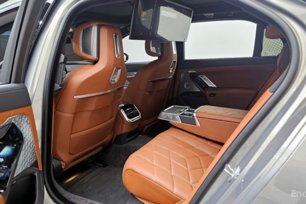 2024 BMW 7 серии с пробегом 17 737 км