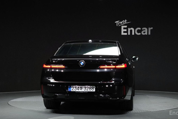 2025 BMW 7 серии с пробегом 12 203 км