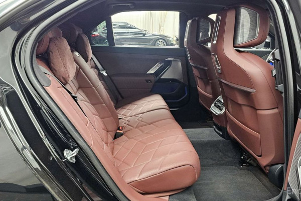 2024 BMW 7 серии с пробегом 30 781 км