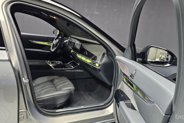 2025 BMW 7 серии с пробегом 10 229 км