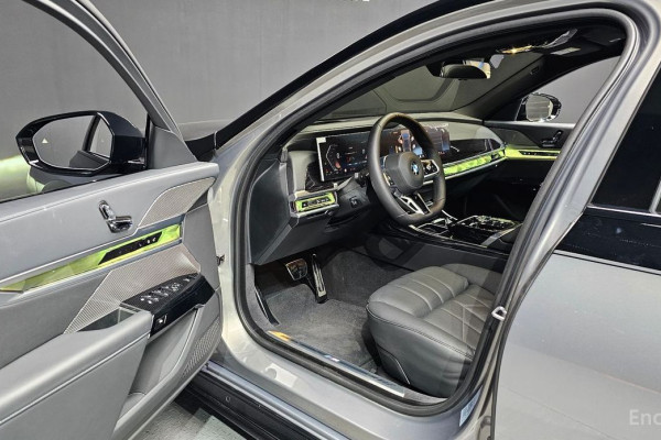 2025 BMW 7 серии с пробегом 10 229 км