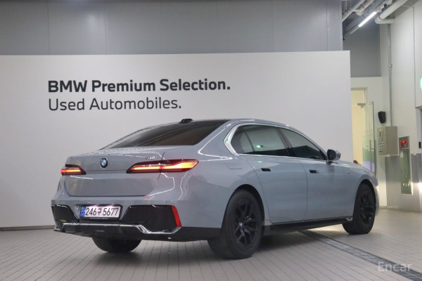 2023 BMW 7 серии с пробегом 33 277 км