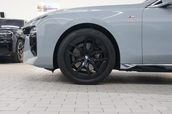 2023 BMW 7 серии с пробегом 33 277 км