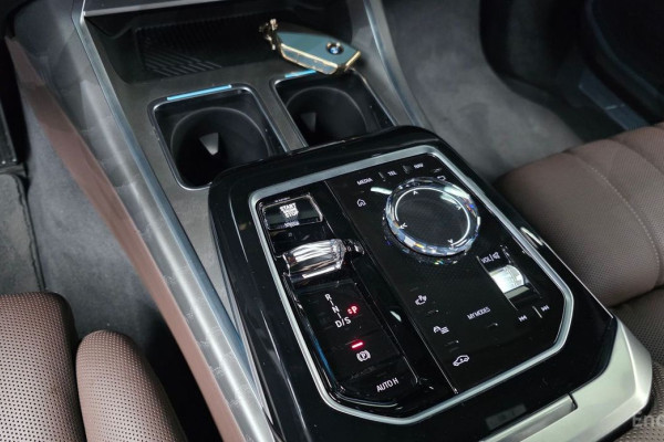 2023 BMW 7 серии с пробегом 21 609 км