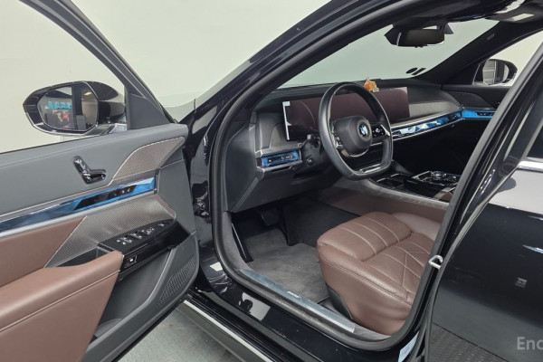 2023 BMW 7 серии с пробегом 21 609 км