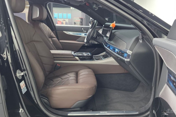 2023 BMW 7 серии с пробегом 21 609 км