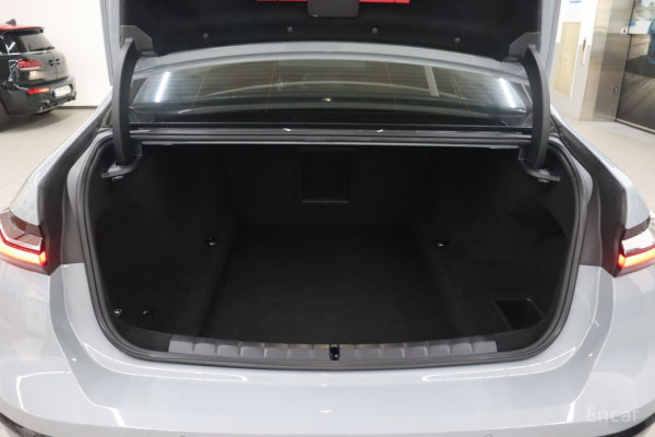 2023 BMW 7 серии с пробегом 33 277 км