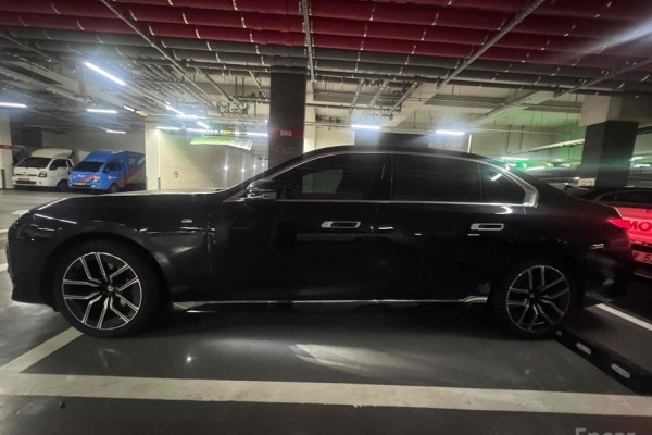 2025 BMW 7 серии с пробегом 14 400 км