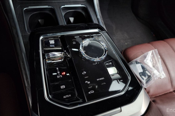 2024 BMW 7 серии с пробегом 36 899 км