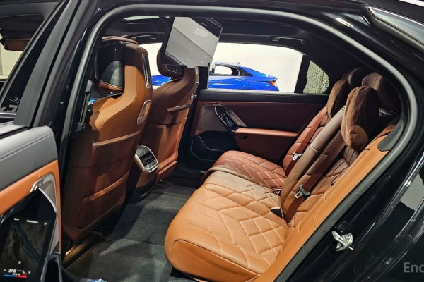 2024 BMW 7 серии с пробегом 25 959 км