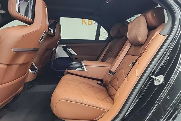 2025 BMW 7 серии с пробегом 4 721 км