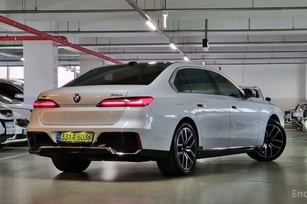 2024 BMW 7 серии с пробегом 15 500 км
