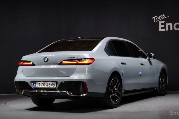 2023 BMW 7 серии с пробегом 32 379 км