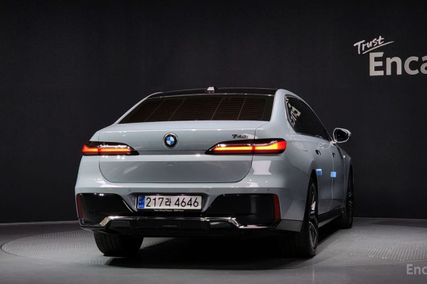 2023 BMW 7 серии с пробегом 32 379 км