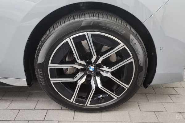 2023 BMW 7 серии с пробегом 32 379 км