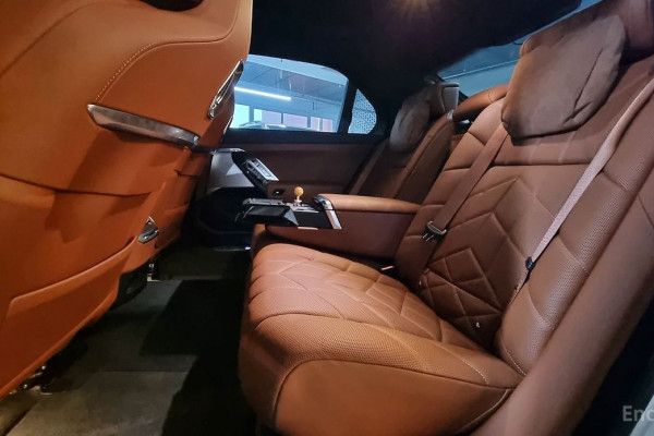 2024 BMW 7 серии с пробегом 15 500 км