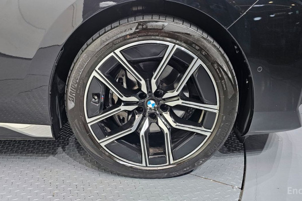 2025 BMW 7 серии с пробегом 28 815 км