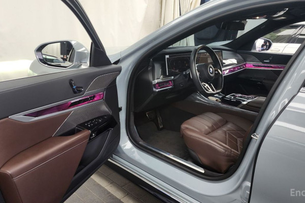 2023 BMW 7 серии с пробегом 32 379 км