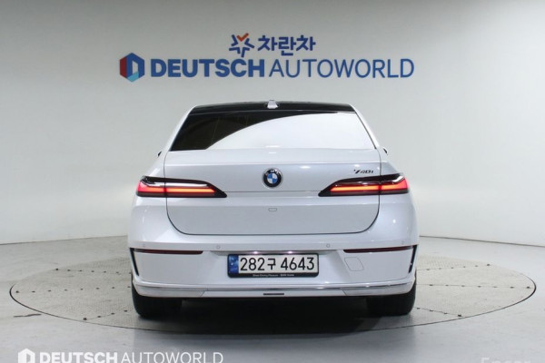 2023 BMW 7 серии с пробегом 28 725 км