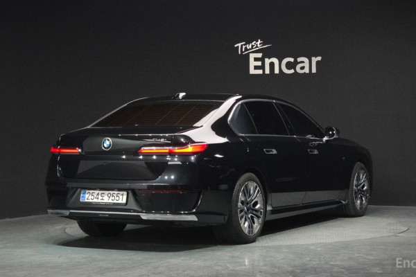 2023 BMW 7 серии с пробегом 21 736 км