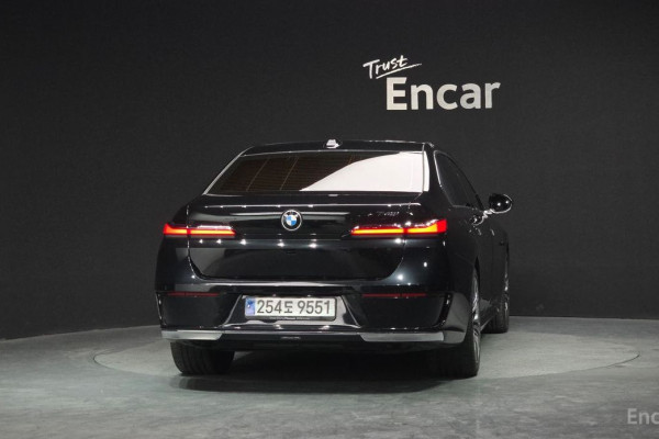 2023 BMW 7 серии с пробегом 21 736 км