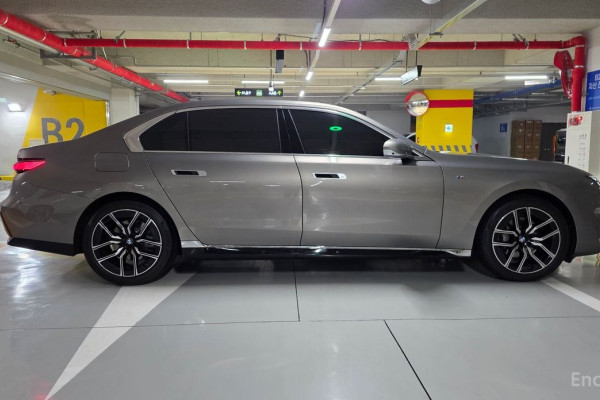 2025 BMW 7 серии с пробегом 1 690 км