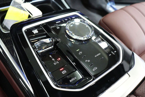 2025 BMW 7 серии с пробегом 12 967 км