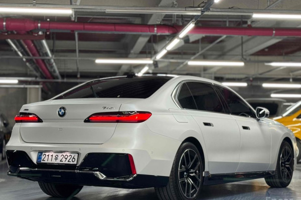 2025 BMW 7 серии с пробегом 5 000 км