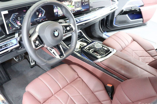 2025 BMW 7 серии с пробегом 12 967 км