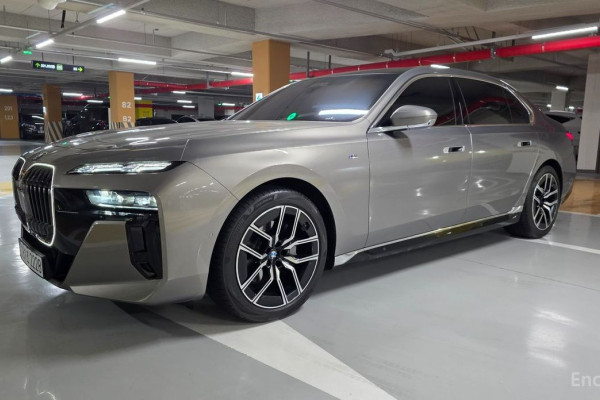 2025 BMW 7 серии с пробегом 1 690 км
