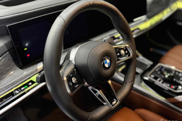 2025 BMW 7 серии с пробегом 5 000 км