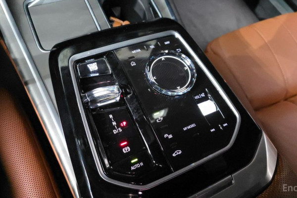 2023 BMW 7 серии с пробегом 21 736 км