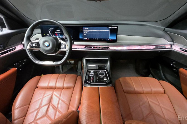 2023 BMW 7 серии с пробегом 21 736 км