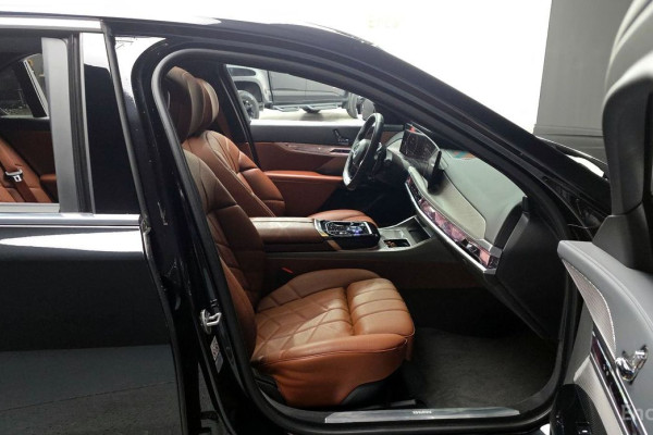 2023 BMW 7 серии с пробегом 21 736 км