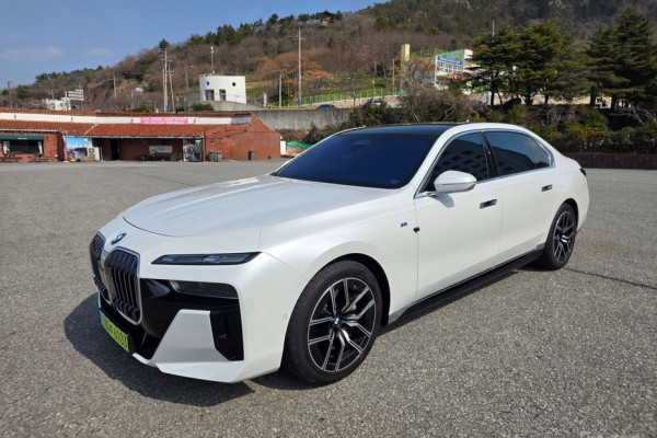 2025 BMW 7 серии с пробегом 7 500 км