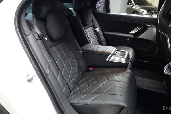 2023 BMW 7 серии с пробегом 17 495 км