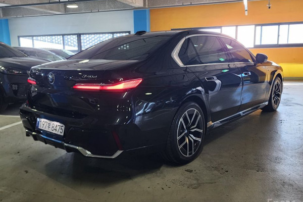 2025 BMW 7 серии с пробегом 12 500 км