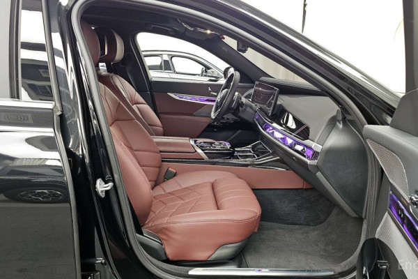 2025 BMW 7 серии с пробегом 10 068 км