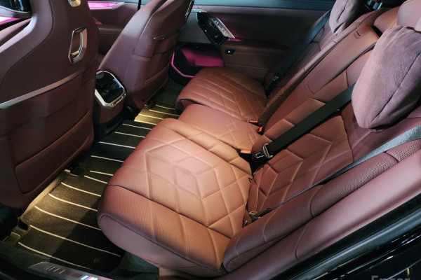 2025 BMW 7 серии с пробегом 12 500 км