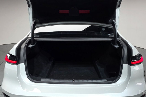 2023 BMW 7 серии с пробегом 17 495 км