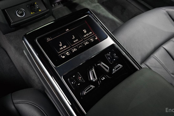 2022 Audi A8 с пробегом 40 865 км