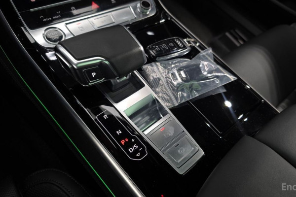 2022 Audi A8 с пробегом 13 393 км