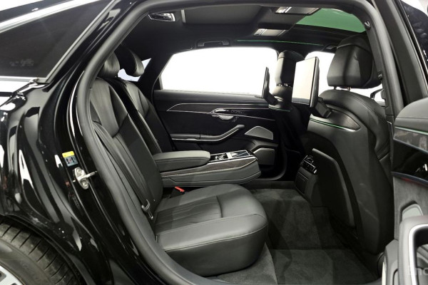 2022 Audi A8 с пробегом 13 393 км