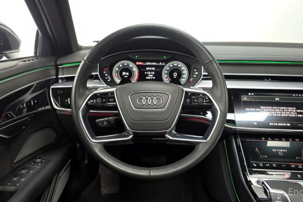 2022 Audi A8 с пробегом 13 393 км