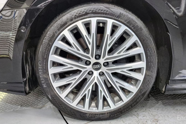 2022 Audi A8 с пробегом 60 745 км