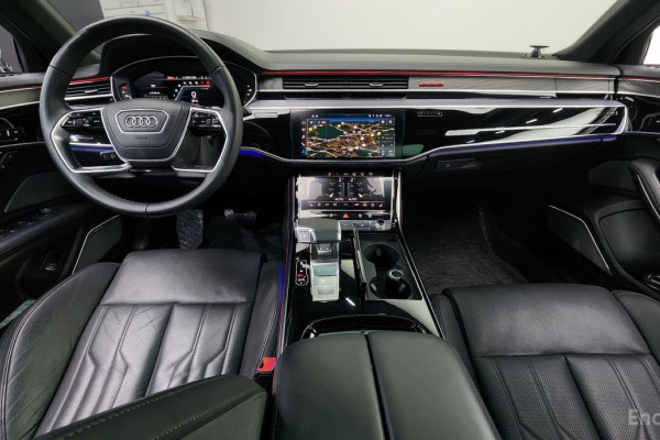 2022 Audi A8 с пробегом 60 745 км