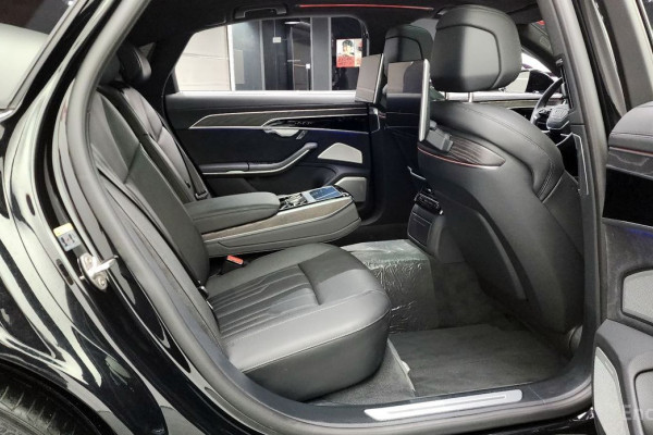 2022 Audi A8 с пробегом 60 745 км
