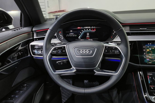 2022 Audi A8 с пробегом 60 745 км