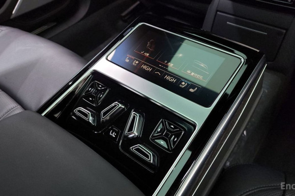 2022 Audi A8 с пробегом 60 745 км